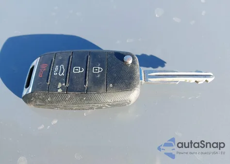 2017 Kia Forte Lx z USA, uszkodzony, nr VIN 3KPFL4A7XHE111937